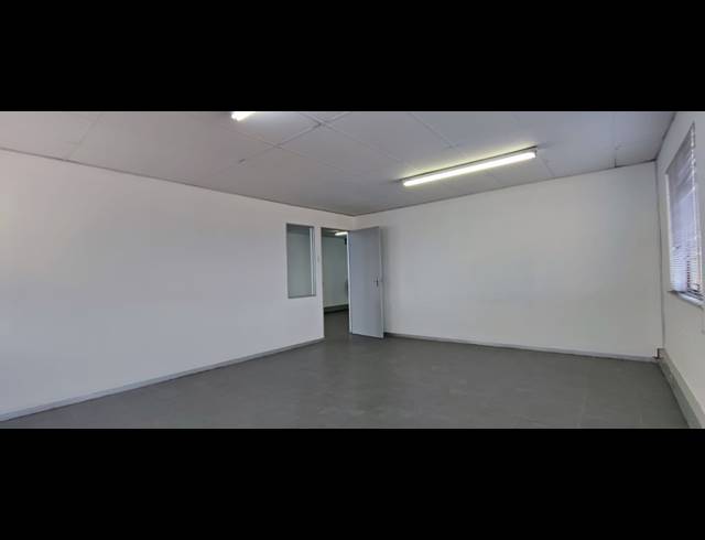 1,083M² WAREHOUSE TO LET IN SAMRAND BUSINESS PARK
